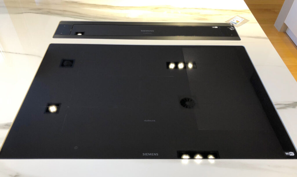 HÄCKER AV4030