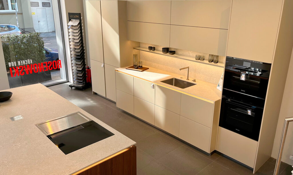 Edle Ausstellungsküche HÄCKER AV6000GL in Hannover