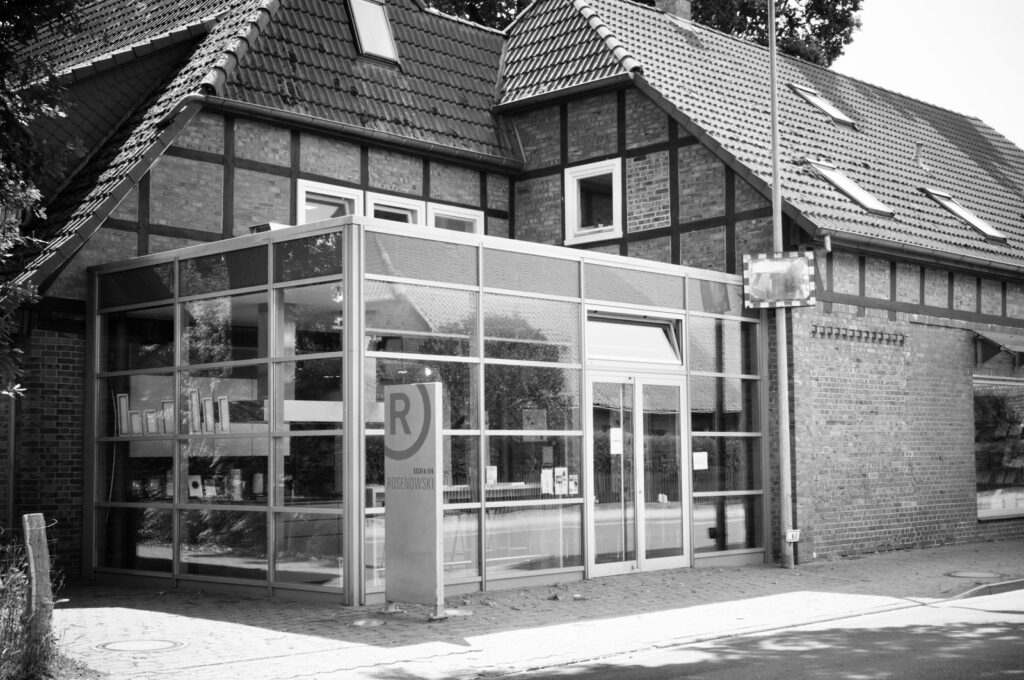 Der Wintergarten und Eingang des Küchenstudios in Thönse von Küchen Rosenowski Der Wintergarten und Eingang des Küchenstudios in Thönse von Küchen Rosenowski