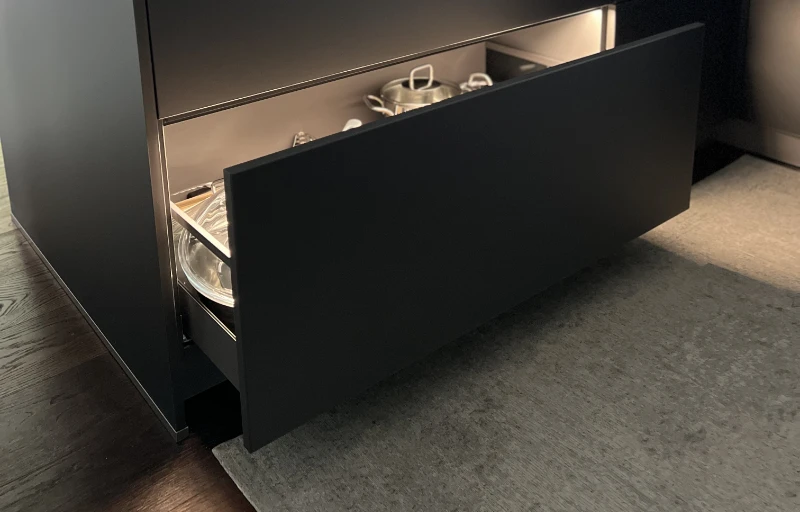 Moderner Küchenauszug große Schublade